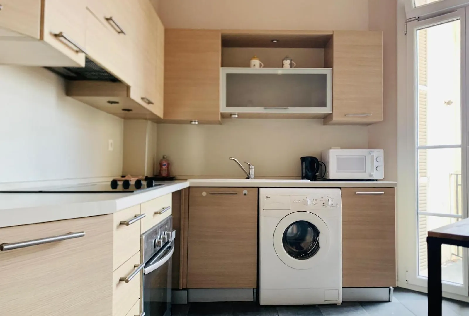 Chic & Spacious Getaway In Nice - 10Min To Beach Apartment